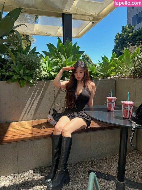 Starriebun NurlyFans-Brüste