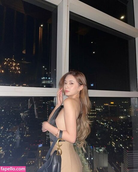 lauraziphora XXX OnlyFans