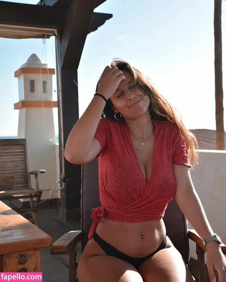 Sara Liso OnlyFans Model Bilder