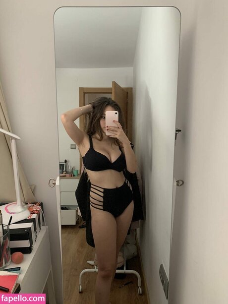 Meryendame Nacktbilder auf OnlyFans