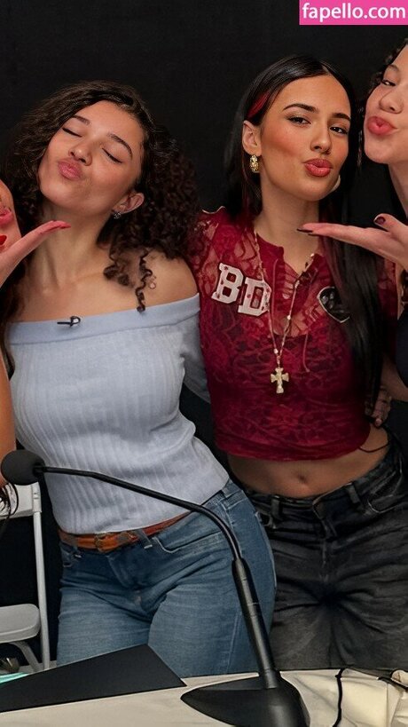 Malia Baker OnlyFans gratis