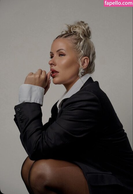 Simone Christensen OnlyFans Leak Pornografie