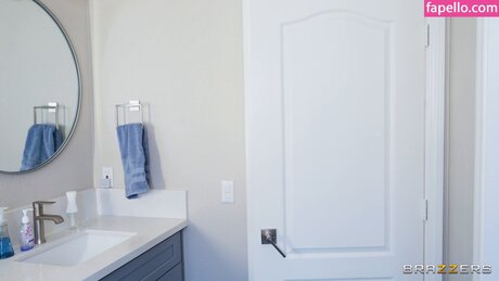 Nadia Jay OnlyFans Bilder