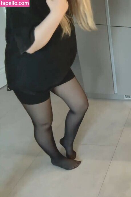 Morphe ya Neue geleakte OnlyFans-Inhalte