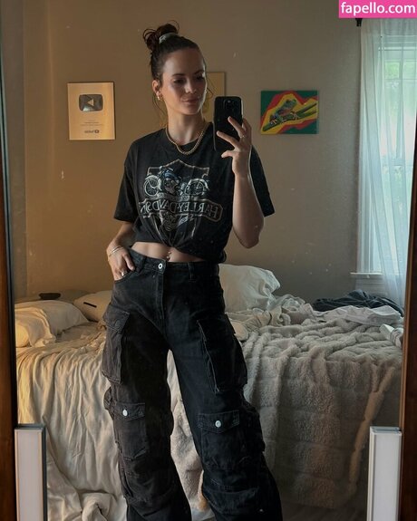 Corinne Nicewick OnlyFans-Post