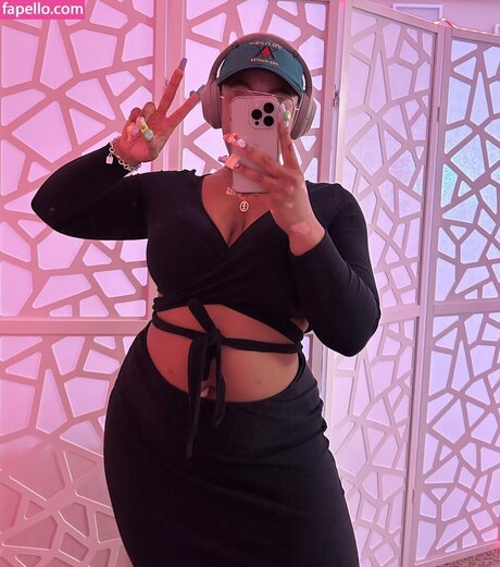 Nomfwanime OnlyFans Brüste Bild