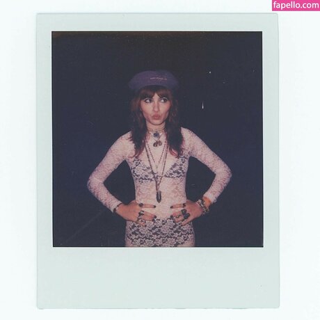 Ava Maybee Nacktpornos auf OnlyFans