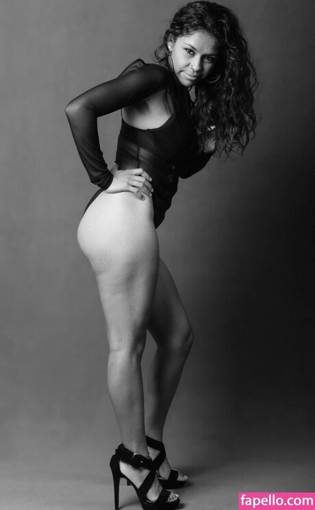 Jessica Gallegos OnlyFans Striptease