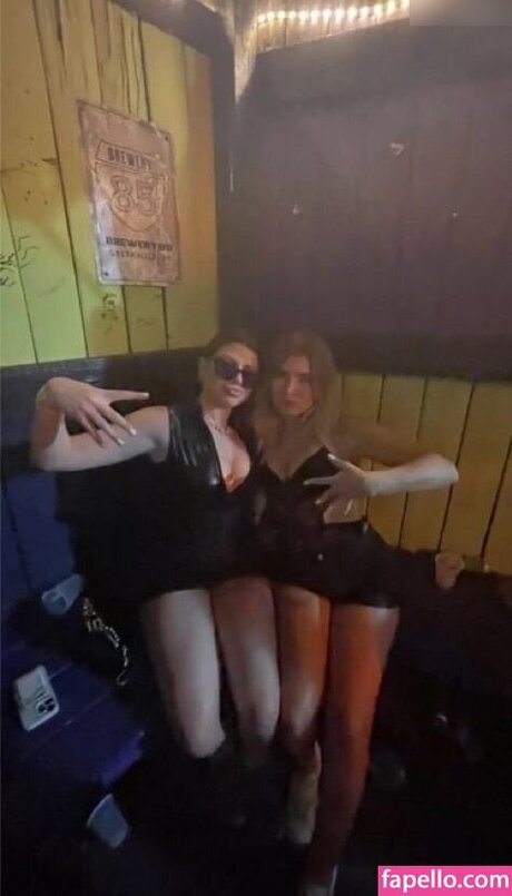 Charlie Ferarie OnlyFans schlank