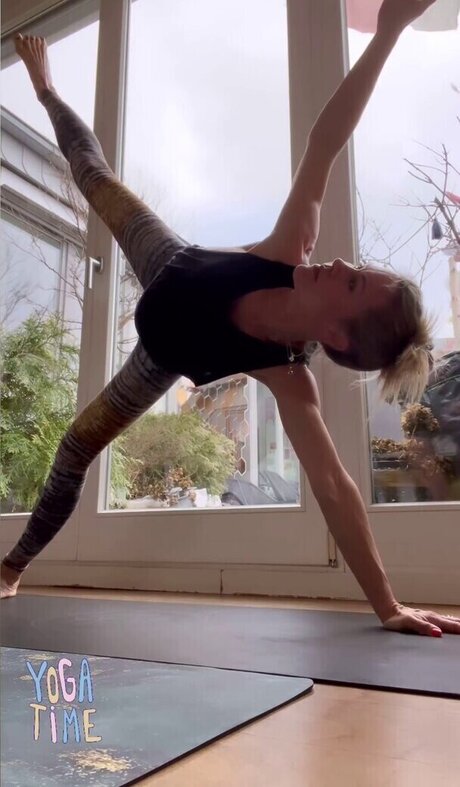 Wolke Hegenbarth OnlyFans Model Fotos