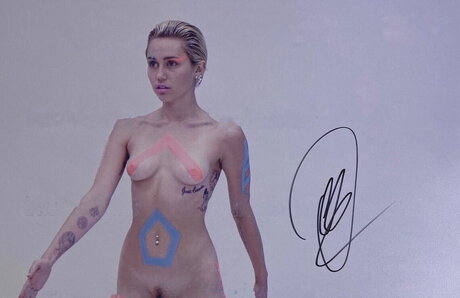 Cyrus Miley Nacktpornos auf OnlyFans