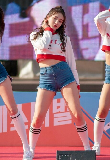 Nancy Momoland Heiße OnlyFans Inhalte