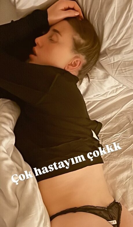 Melike Bulu Füße OnlyFans