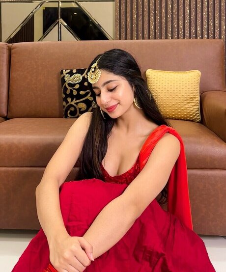 Exclusives Suhani Kapoor OnlyFans Striptease