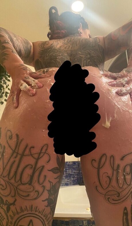 Cervena Fox Brüste OnlyFans