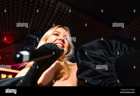 Rebecca Lucy Taylor OnlyFans-Fotos