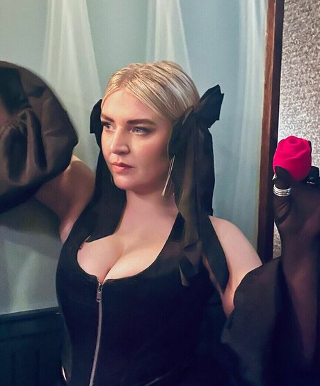 Rebecca Lucy Taylor OnlyFans Bilder