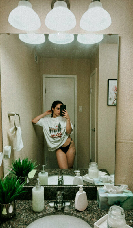 Nelly Becmac OnlyFans Bilder