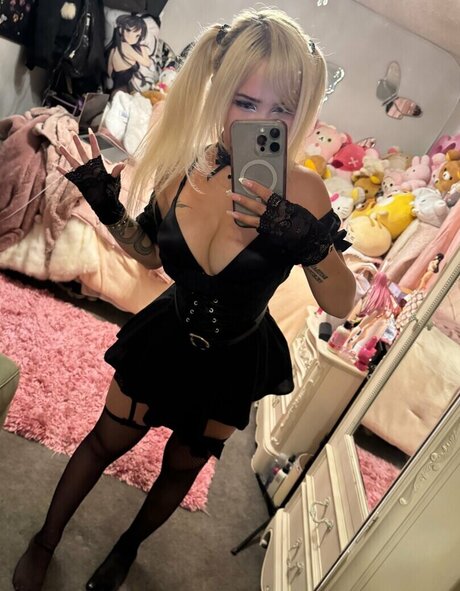 Ravegirlrori Leaks von Nacktbildern auf OnlyFans