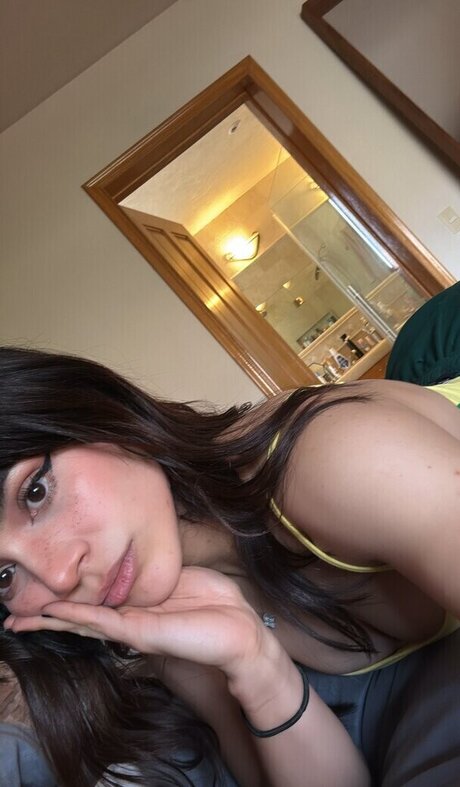 Alanalarana Nacktbilder von OnlyFans geleakt