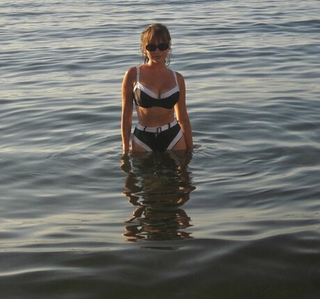 Ella Ballentine Nacktbilder von OnlyFans geleakt