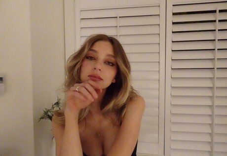 Nursevirg Nacktbilder OnlyFans geleakt