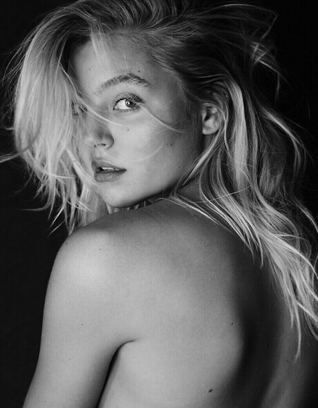 Rachel Hilbert Sexy OnlyFans