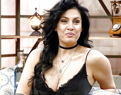 Tu ba Ekinci OnlyFans nackte Brüste