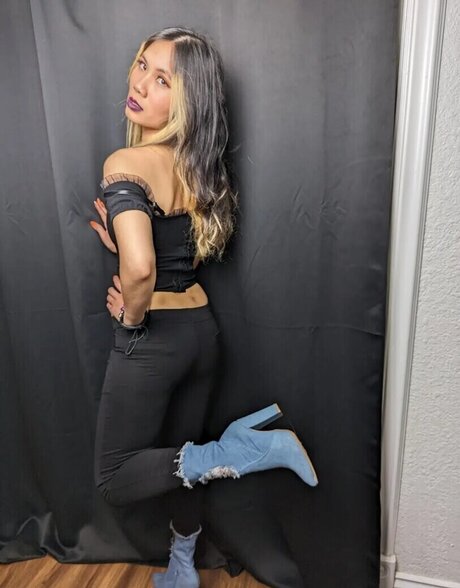 Bessy Q OnlyFans Bilder