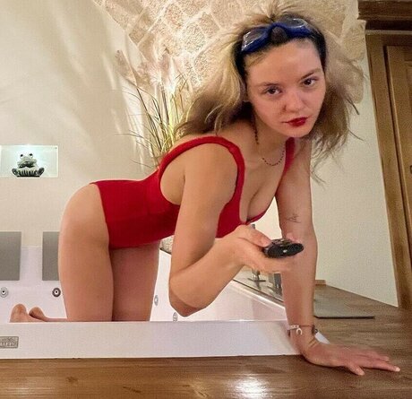 Dora Jar Nacktbilder auf OnlyFans