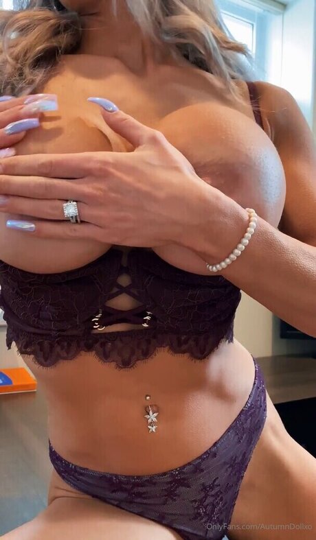 AutumnDoll OnlyFans Fotos