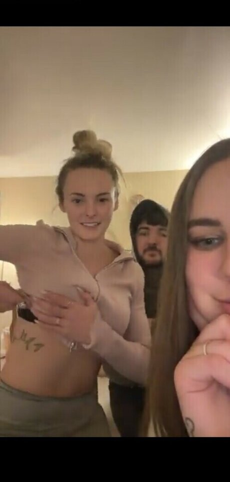 Beez ASMR Nacktpornos von OnlyFans geleakt