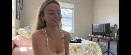 Beez ASMR XXX OnlyFans