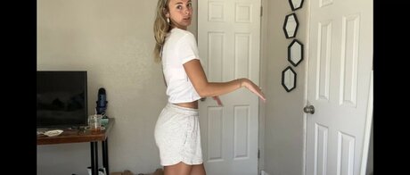 Beez ASMR Leak von OnlyFans