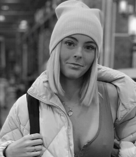 Beez ASMR OnlyFans Fotos