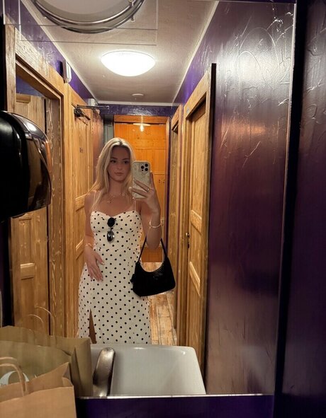 Beez ASMR OnlyFans-Inhalte