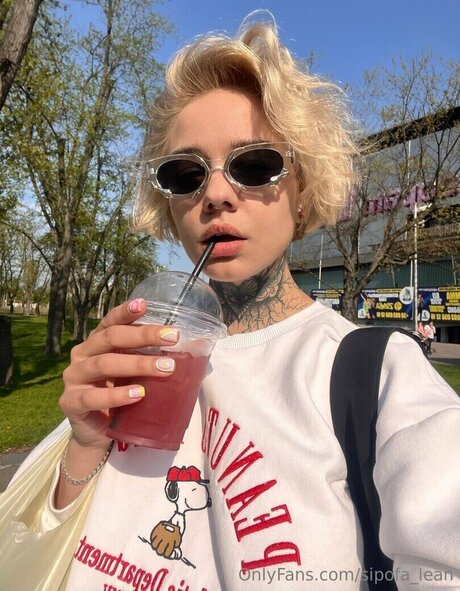 Sofie Lean Strip OnlyFans