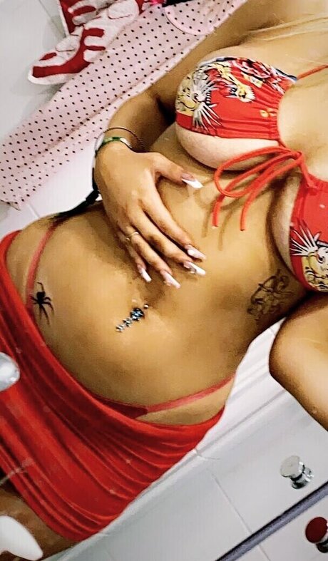 Nelli Virtanen Neue geleakte OnlyFans-Inhalte