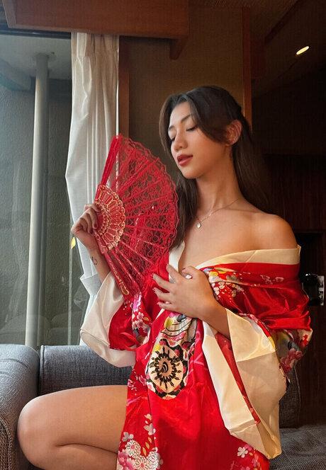 Shinta Khyuliang OnlyFans Striptease