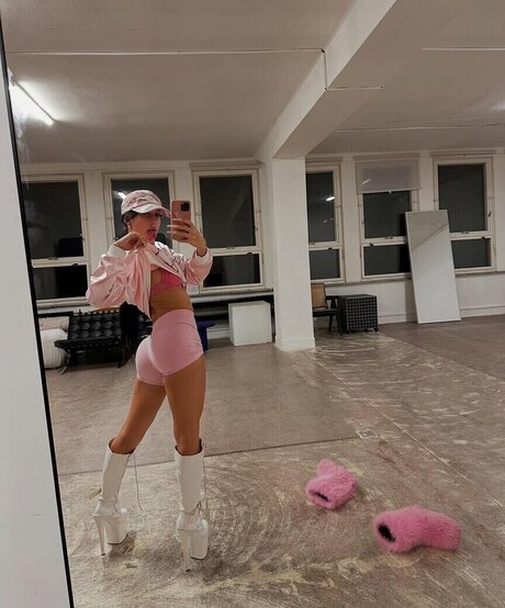 Nina Janova OnlyFans Gratis