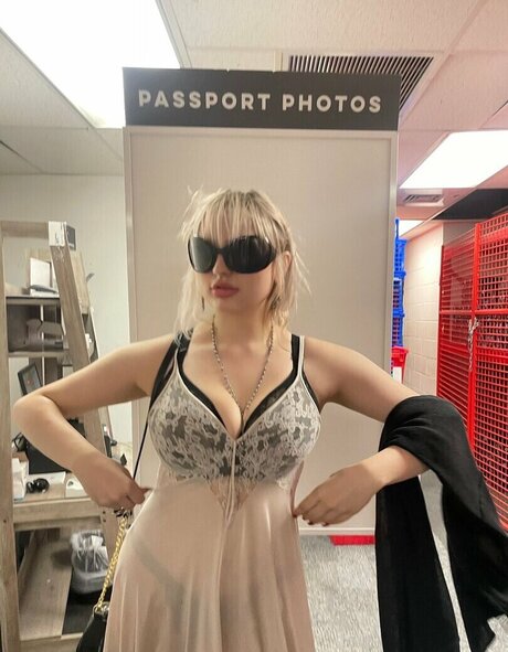 TalkFastEllie OnlyFans X