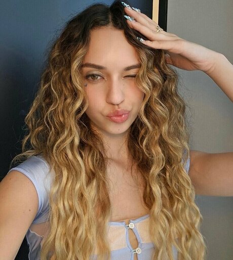 Daniela Avanzini Füße OnlyFans