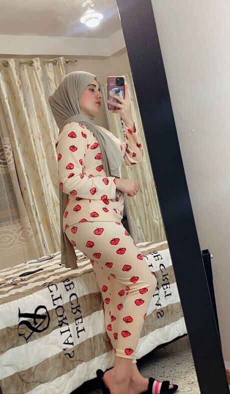 Dounia Stayfia Nackt auf OnlyFans Leaks