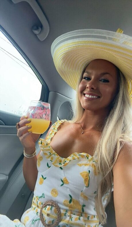 Chloe Rigdon OnlyFans nackt