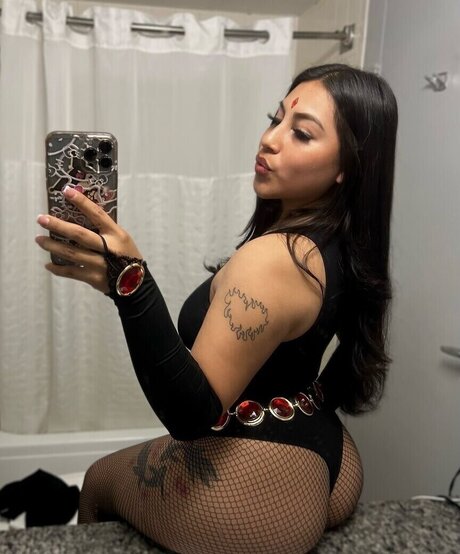 lytzirose Oben ohne OnlyFans