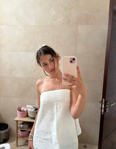 emilauri OnlyFans Sex