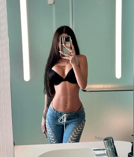 Angebevv OnlyFans nackte Brüste