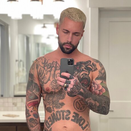 Don Skonka Oben ohne OnlyFans