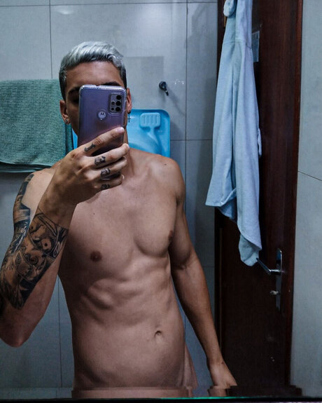 Mozart_ Nacktbilder von OnlyFans geleakt