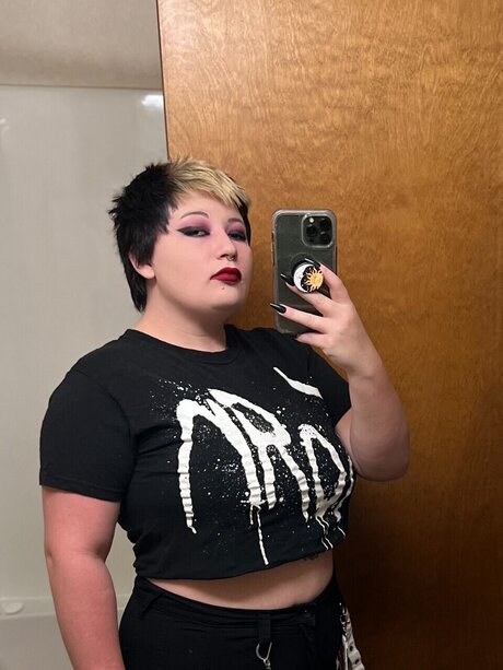 hypochondrimaxxx OnlyFans Star